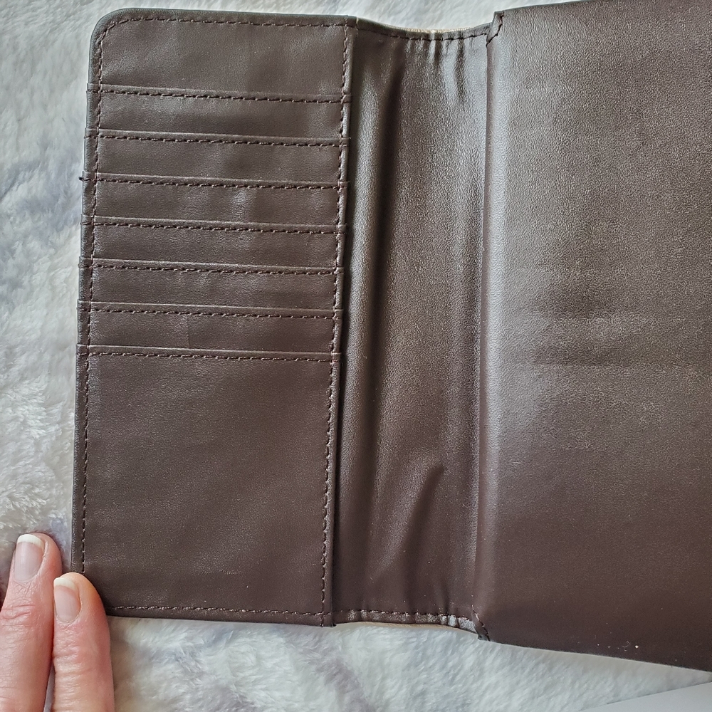 Golden clutch wallet - Picture 6 of 9